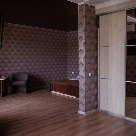 Hotel Butterfly Sadove Esterno foto