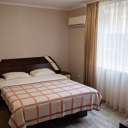 Hotel Butterfly Sadove Esterno foto