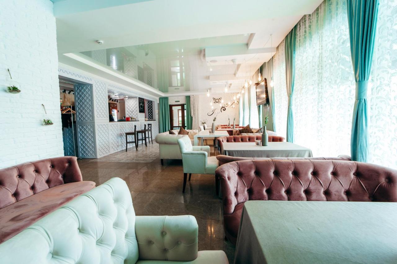 Hotel Butterfly Sadove Esterno foto