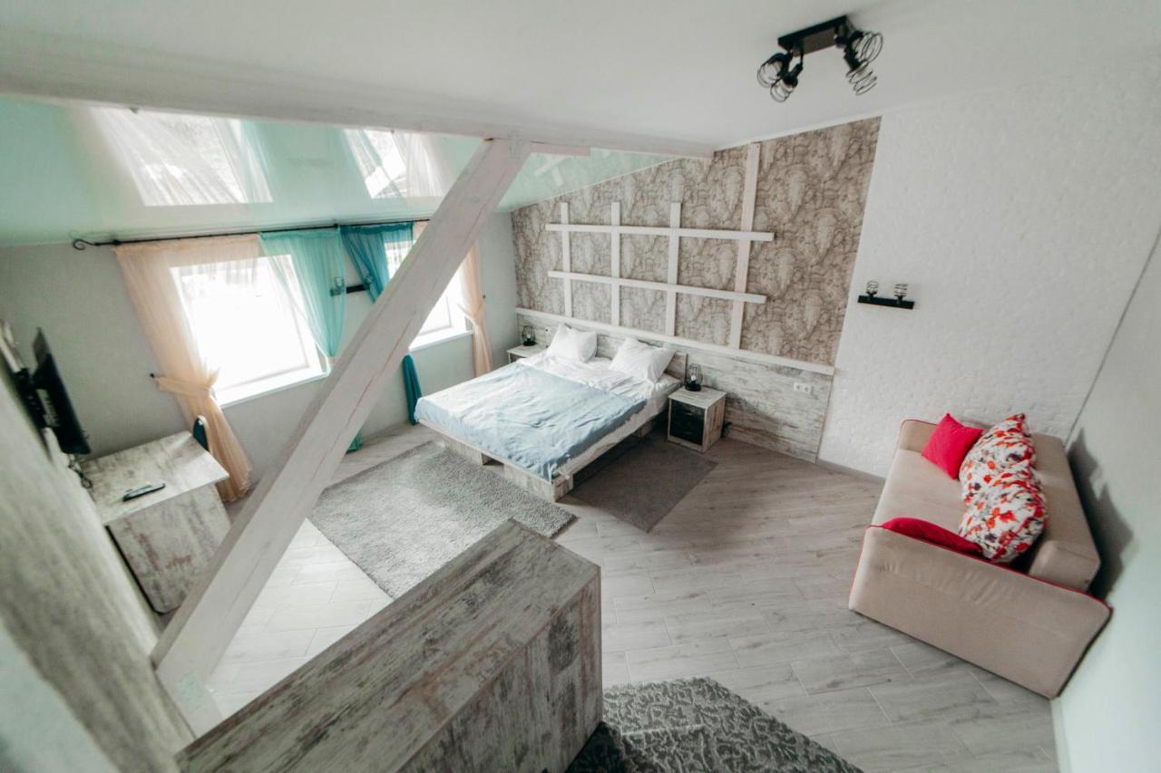 Hotel Butterfly Sadove Esterno foto