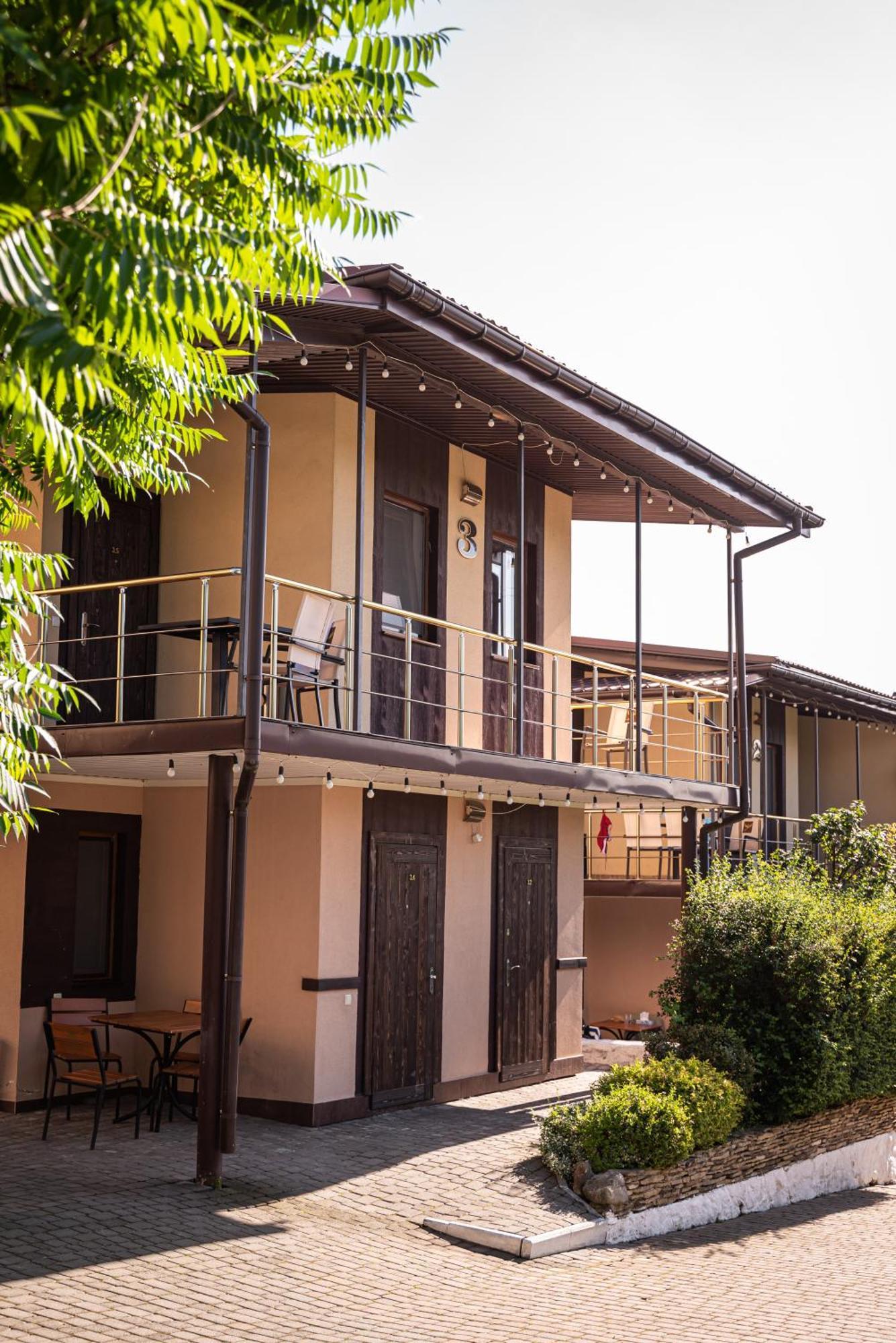 Hotel Butterfly Sadove Esterno foto