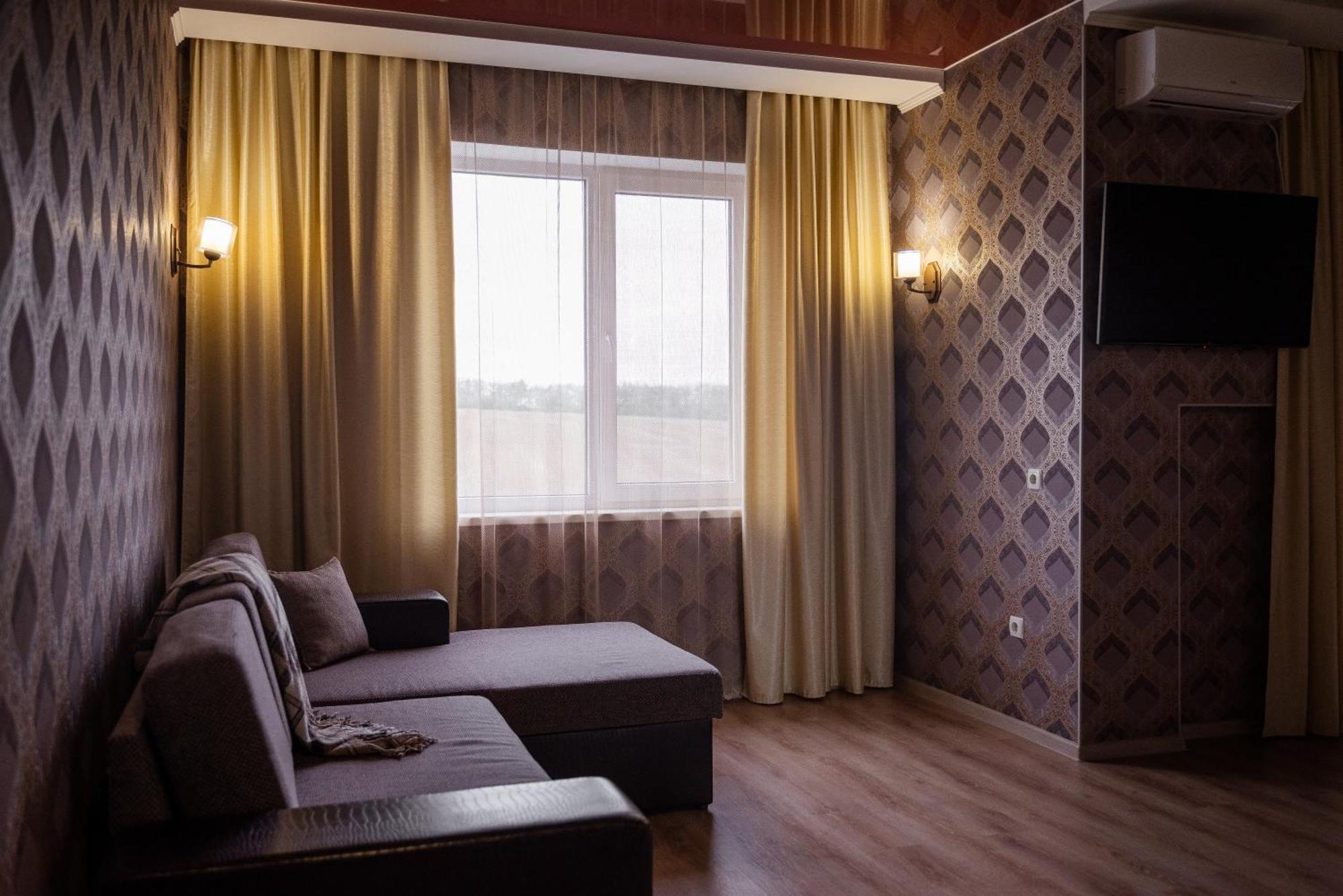 Hotel Butterfly Sadove Esterno foto