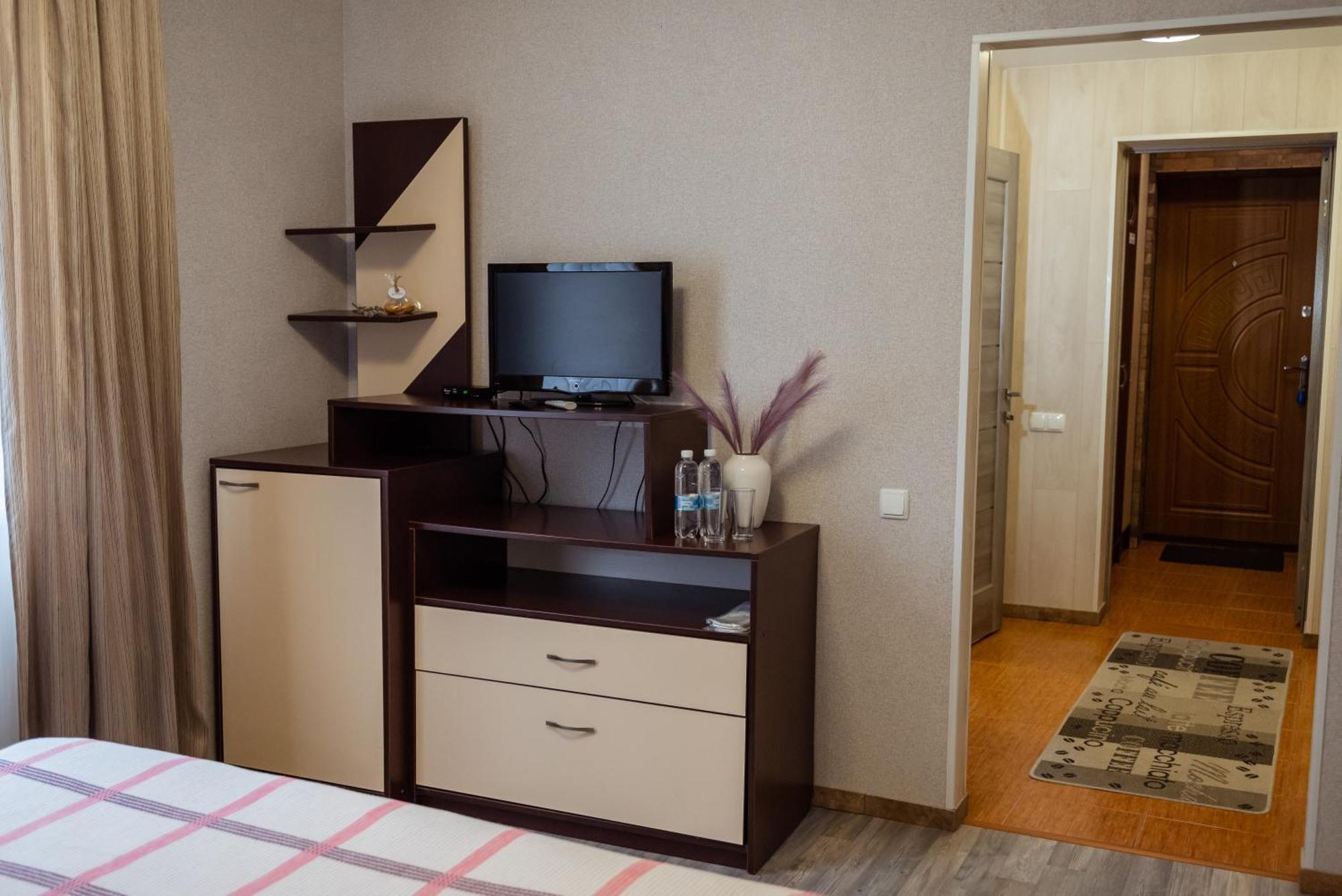 Hotel Butterfly Sadove Esterno foto